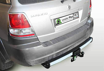 Фаркоп для Kia Sorento 1 2002-2006 с нержавеющей пластиной