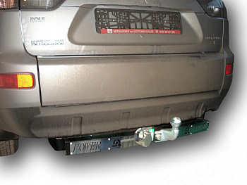 Фаркоп для Mitsubishi Outlander XL CW0 2007-2012 с нержавеющей пластиной
